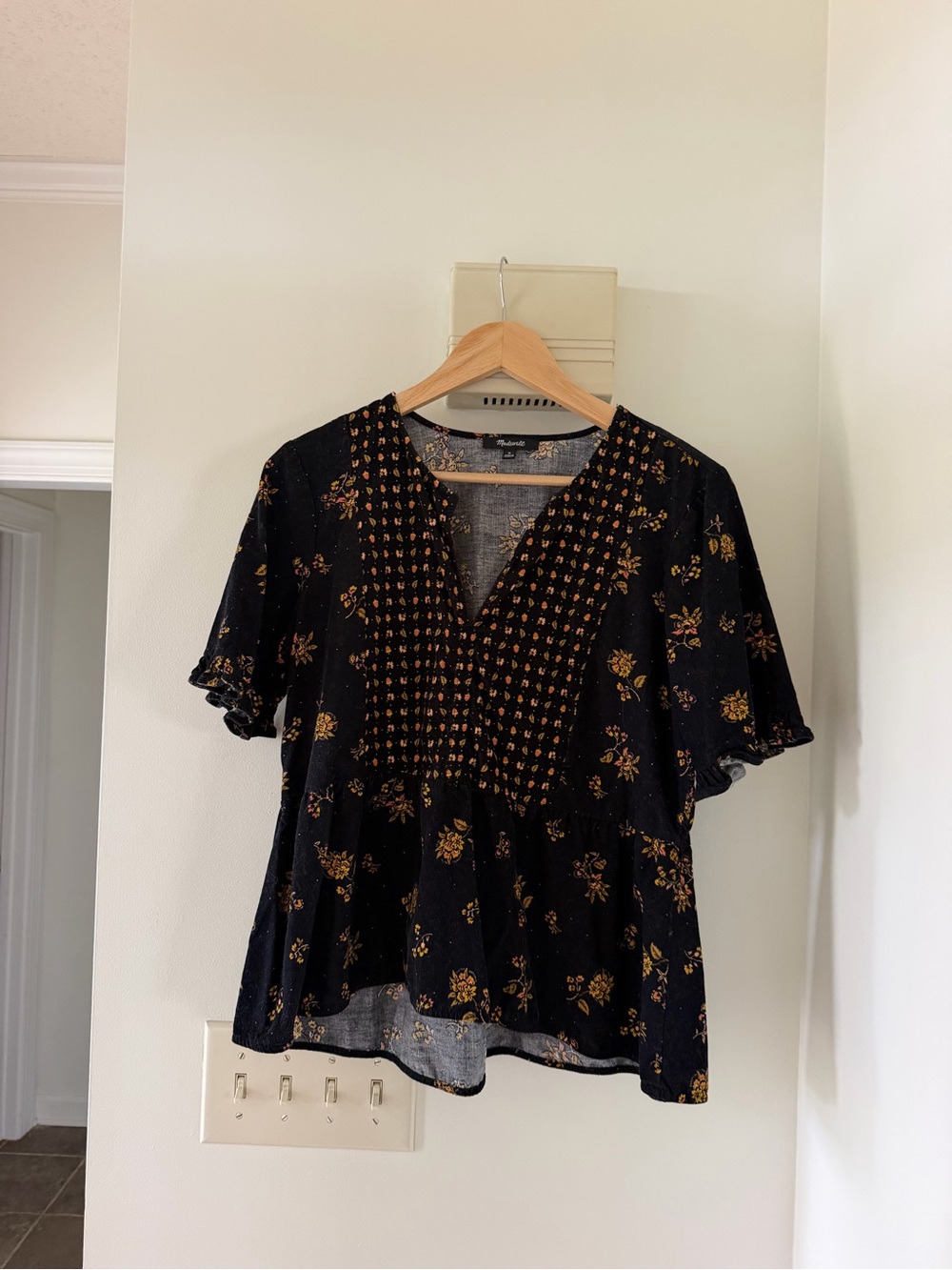 Madewell Black V-Neck Flutter Sleeve Floral Blouse